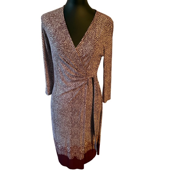 GILLI Women Wrap Dress Burgundy White Print 3/4 Sleeve V Neck Knee Length Size S - Picture 2 of 8